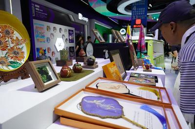 朝陽展區(qū) 文化+科技融合新篇章，騰訊音樂、B站等企業(yè)創(chuàng)新展覽服務(wù)